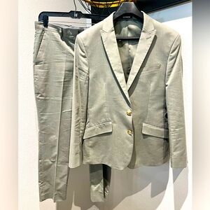 Express Slim Fit Olive Green Full Suit 38R with 31x30 Pants